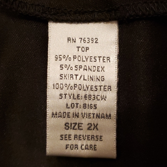 GORGEOUS DRESS - Picture 9 of 10